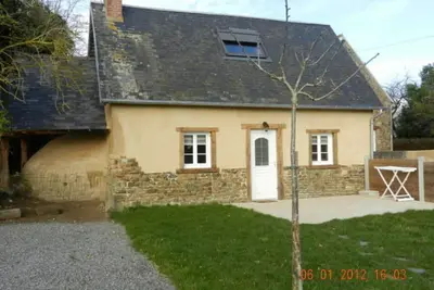 Maison indépendante proche plage, Baie du Mont Saint Michel, jardin privé, animaux acceptés