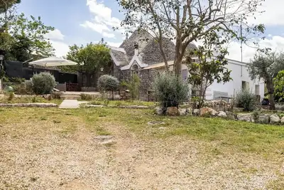 Image de I Trulli di Zizì: Trulli anciens dans la Vallée d'Itria