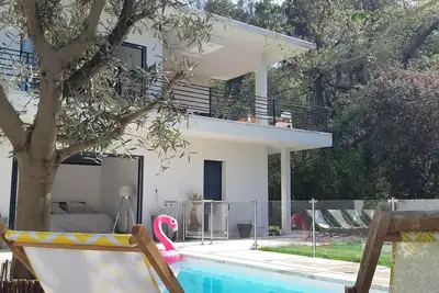 Image de Villa Californienne Piscine chauffée, à 5 min. du centre ville historique.