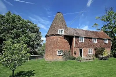 Image de 3 chambres à coucher à Warehorne, Ashford