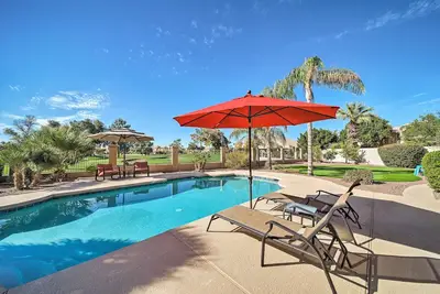 Image de Nouvellement rénové Home Fairway. Piscine et green. Secteur branché.