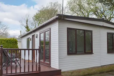 Image de 2 chambres à coucher à Benllech