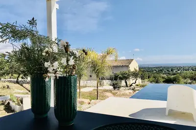 Image de Maison de campagne, Jardin, Jacuzzi avec vue sur la mer, WiFi, Barbecue, Parking, Air cond.