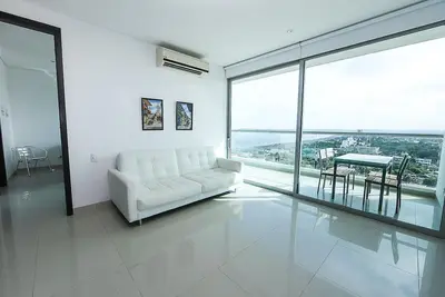 Image de Plage, piscine et histoire.