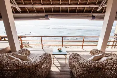 Image de villa en bord de mer magnifique coucher de soleil vue