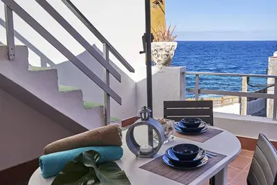 Image de Bel Appartement En Face De La Mer! ! ! !