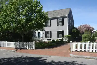 Image de Maison de luxe avec climatisation, vélos, accès à la piscine et au court de tennis, etc.