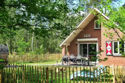Image de Superbe maison à Ommen avec sauna