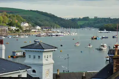 Image de Nouvelle Liste Maison Maroc, une vue imprenable sur la rivière Dart. Emplacement magnifique.