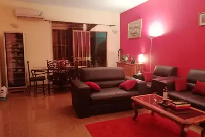 Image de Très bel appartement de 2 chambres salon.