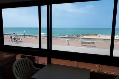 Image de Face A La Plage Centrale  pour cet agréable T2 de 40m²
