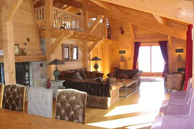 Image de Chalet d'exception - vue Mont-Blanc superbe - Situation dominante sans vis-à-vis