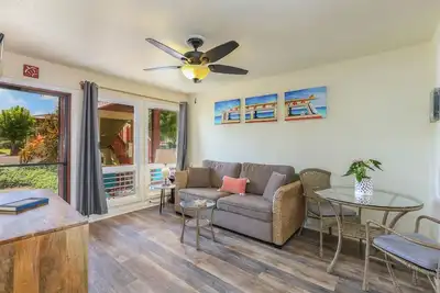 Image de Nouveau! Village Manor F11, Au coeur de la ville de Kapaa, à pied des commerces et des plages