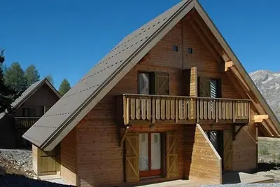 Image de Chalet, 150m du centre station, vue montagne, remise en forme, terrasse, parking, télévision