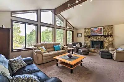 Image de Nouveau! Flagstaff Home w / Back Deck - 5 Mi to Downtown