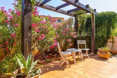Appartement confortable avec air conditionné et vue sur la mer