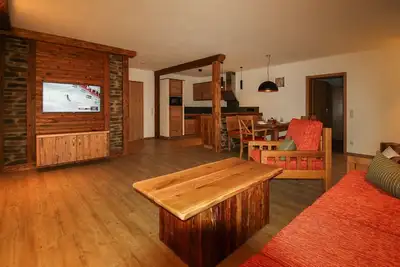 Image de Fewo Zellerberg (85qm) Balkon, offene KĂĽche, 2 Schlaf- und 1 Wohnzimmer, max. 4 Personen