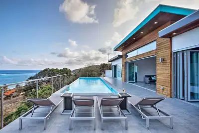 Image de Nouveau! Luxury St. Maison Croix avec piscine et vue imprenable