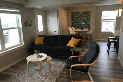 Image de Appartement lumineux et moderne de 2 chambres avec une magnifique terrasse! ! !