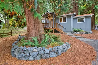 Maison w / Deck sur Whidbey Island, à 1 km de la côte!