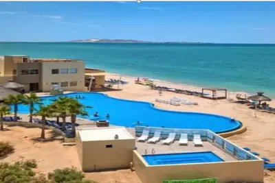 Image de Belle maison avec vue sur la mer dans le complexe familial Laguna Shores Resort, sécurité 24h / 24