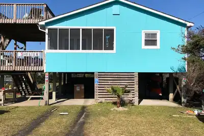 Image de Au coeur du village de Hatteras. Près de la plage, des restaurants et des marinas.