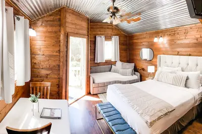 Image de Tiny House # 3 @Gathering Oaks Retreat