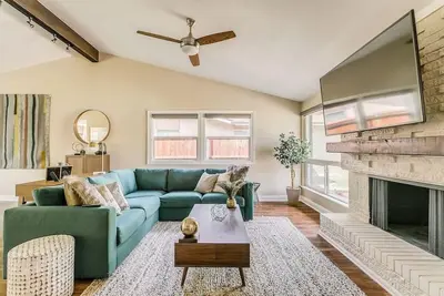 Image de Retraite de luxe du nord-ouest de Dallas pour les grands groupes