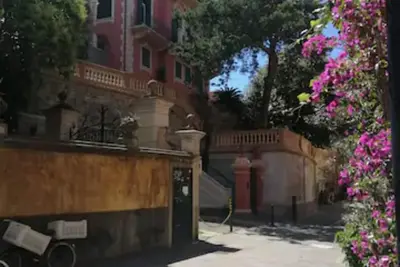 Image de appartement dans une villa de trois familles dans le centre historique, grand espace extérieur
