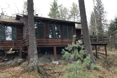 Image de You-N-Me Inn les arbres; Lac Loon dans Bwca Eaux frontalières avec le Minnesota et l'Ontario