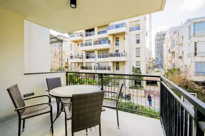 Image de 4 Chambres - Balcon À Yona Hanavi 19 À PROXIMITÉ De La Plage.