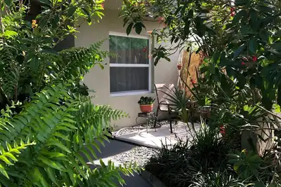 Image de Cœur du centre-ville de Melbourne à 5 minutes de la plage 2Br / 1Ba