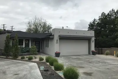 Image de Trails, Hyde Park et restaurants du centre-ville dans un cadre confortable du nord