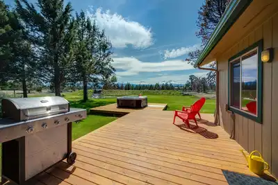 Image de Maison avec vue sur la montagne et l'eau avec golf sur place - près du ski et du virage