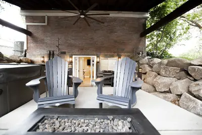 Image de Bonheur de vacances! Le rêve du skieur! Spa / spa couvert, foyer, vues sur la montagne.