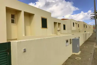 Villa Dragoeiro: près de la plage (plage Henrique)