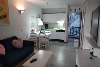 Image de Appartement avec vue magnifique à l'étage supérieur et avec parking public
