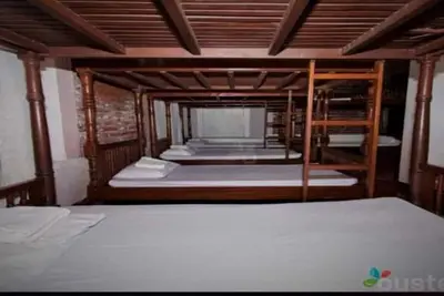 Image de Cuarto Dormitoryo B: 12 lits superposés
