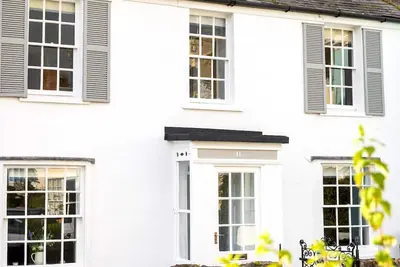 Image de Nouveau - Ouvert en juillet 2019 Cottage de charme avec vue sur le vert