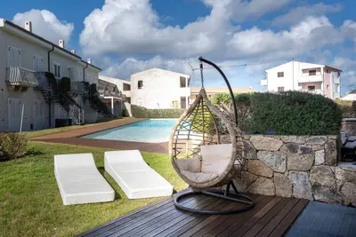 Image de Un nid de paix avec piscine