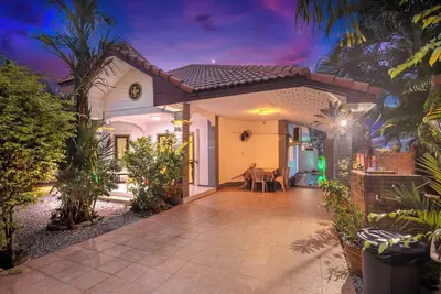 Image de Corner Villa - Pattaya Holiday House Walking Street