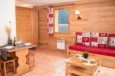 Rez-de-chaussée, balcon, parking, télévision, casier à ski, 41m², Pra Loup