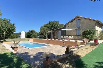 Image de Venez vous ressourcer dans le Gers, avec piscine et ciel étoilé.