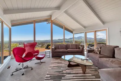 Image de Top of the Hill Privé et calme, centre ville en 5 minutes