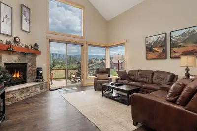 Image de Nouvelle maison à Grand Elk avec vue sur The Continental Divide