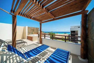 Image de Heavenly Beachfront Penthouse avec vue imprenable sur l'océan - Penthouse Las Nubes