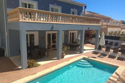 Image de Villa de luxe avec piscine privée, bain à remous et WiFi haut débit