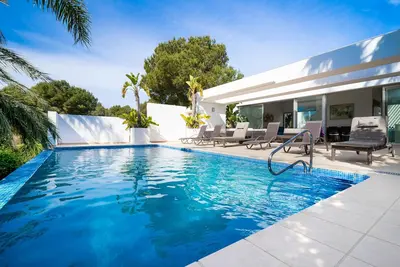 Image de Villa moderne et charmante avec piscine privée à Javea, Costa Blanca, Espagne pour 4 personnes