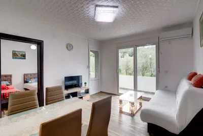 Image de Appartement familial 2br près de la plage d'Utjeha