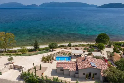 Image de Villa Frydi Super Luxury Villa front de mer 3 + 1 lit 3 salles de bain piscine privée